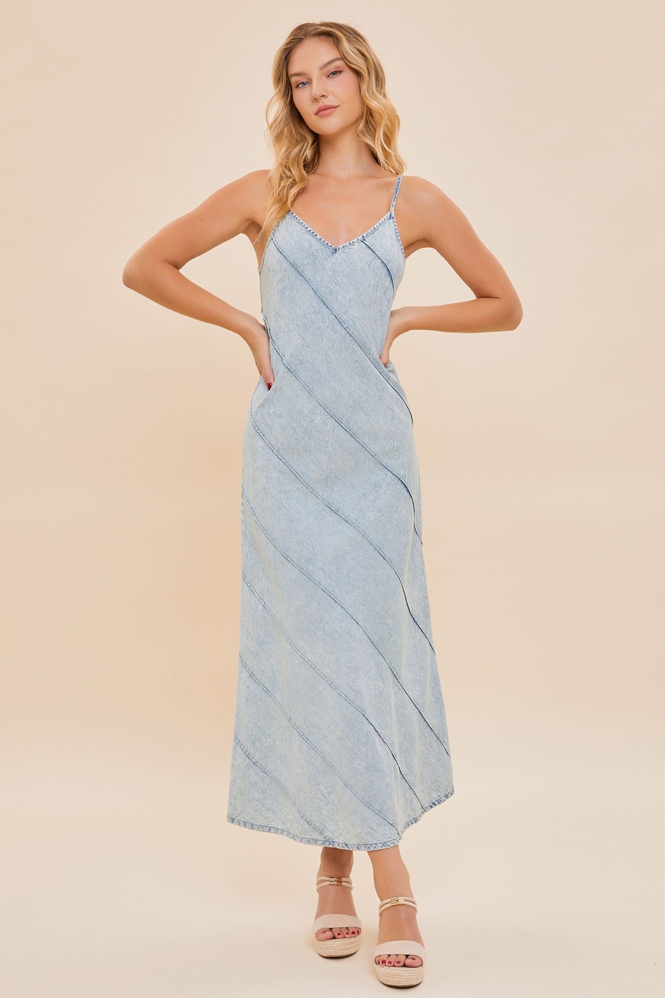 V-NECK SLEEVELESS MAXI DENIM DRESS