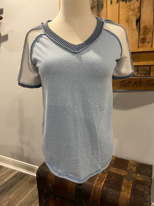 Ribbed Sleeve V-neck tee