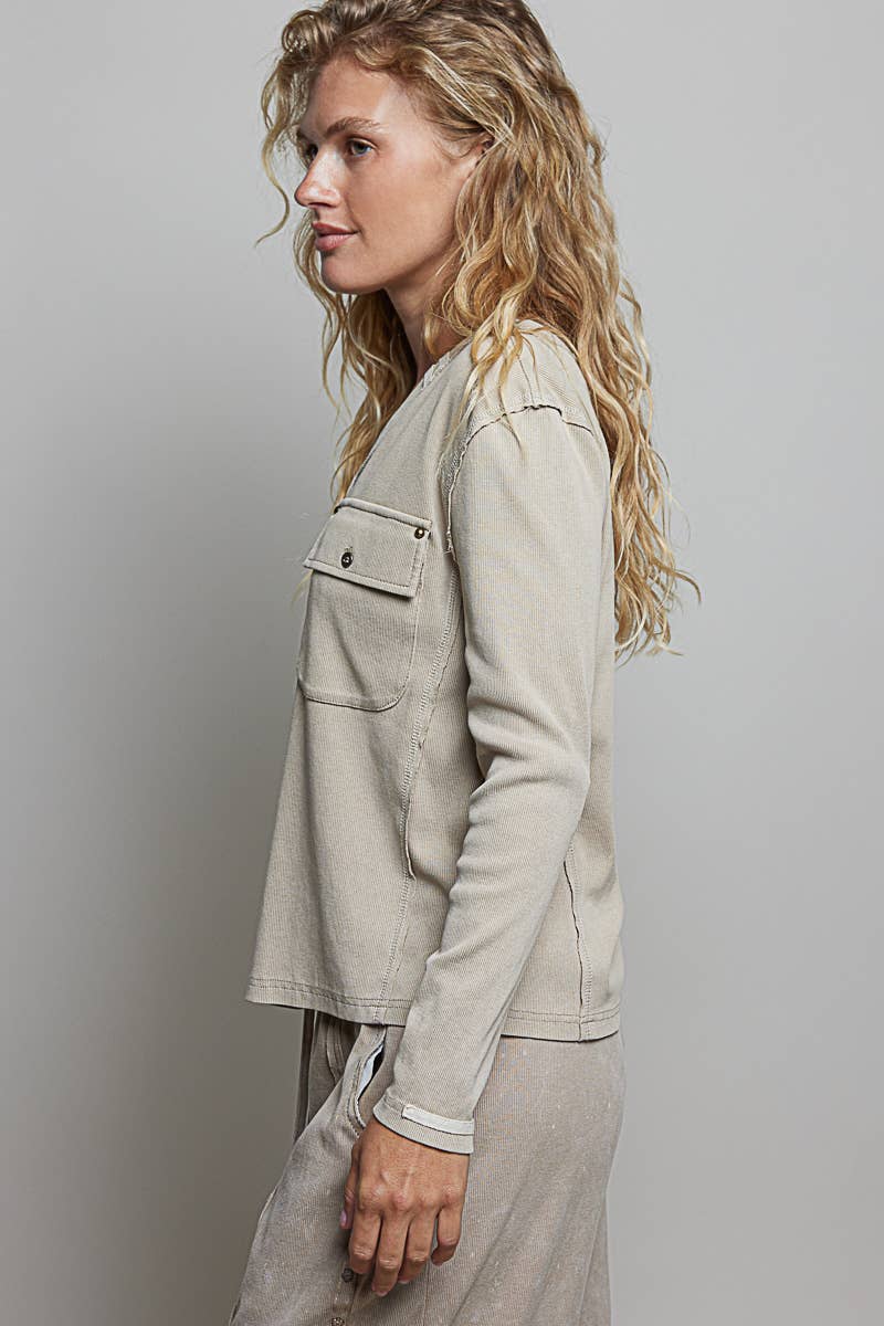 Vintage Washing Contrast Front Pockets Ribbed Knit Top