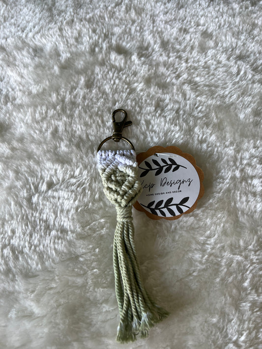 Macrame keychain/purse clip